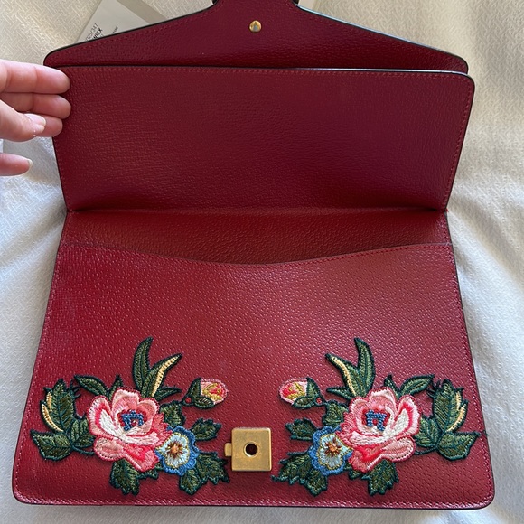 Gucci Red Embellished Raccoon Medium Dionysus Shoulder - Picture 11 of 15